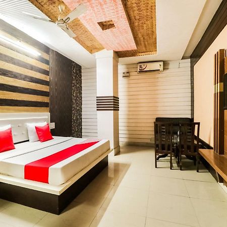 Oyo 47630 Grand Villa Moga Bagian luar foto