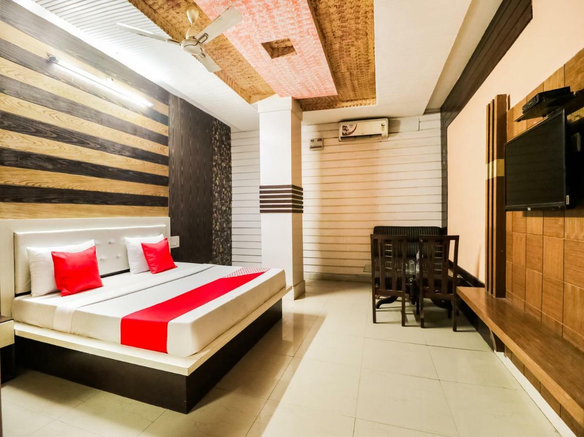 Oyo 47630 Grand Villa Moga Bagian luar foto