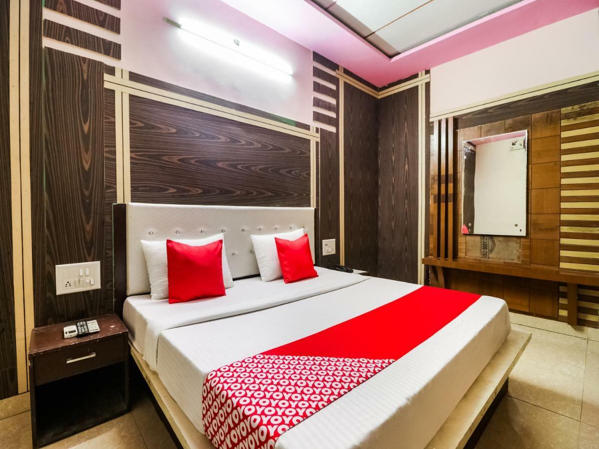 Oyo 47630 Grand Villa Moga Bagian luar foto