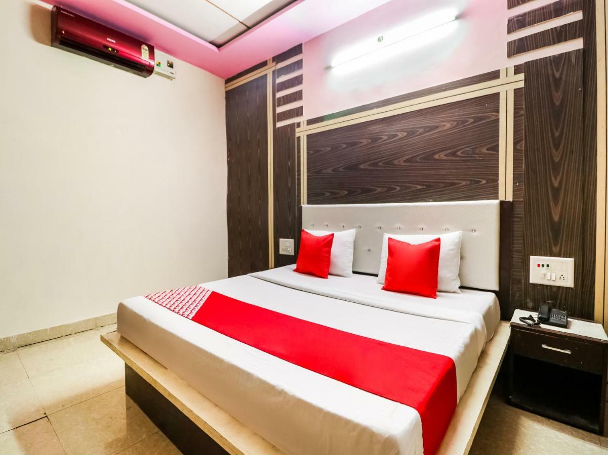Oyo 47630 Grand Villa Moga Bagian luar foto